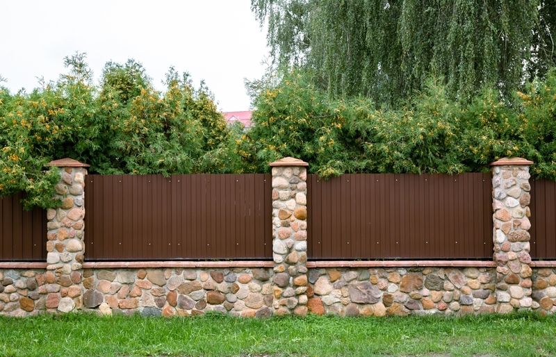 Alla scoperta dei muretti da giardino: dalle tipologie alle idee a cui ...