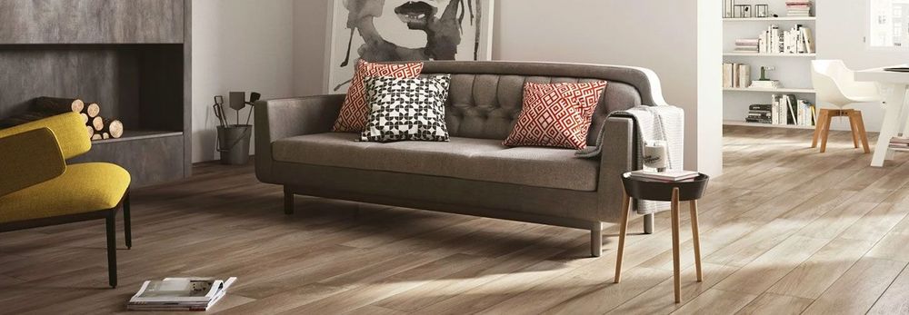 Come arredare casa con un pavimento in finto parquet?