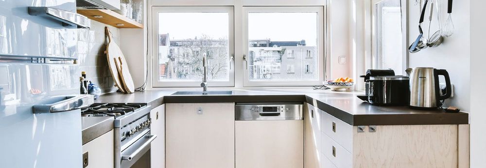 Come arredare una cucina su due pareti