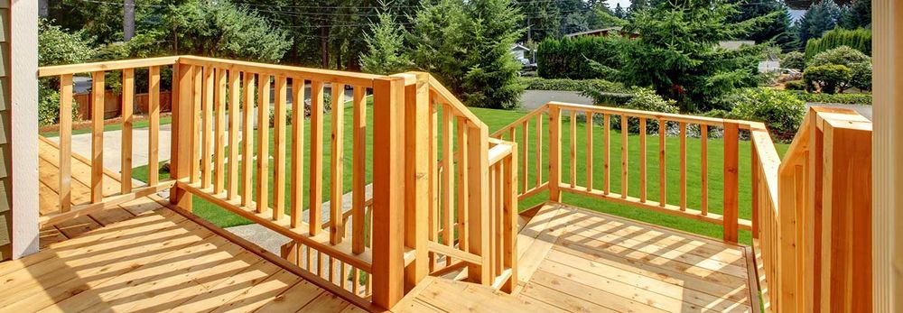 Ringhiere in legno per esterni: caratteristiche e prezzi