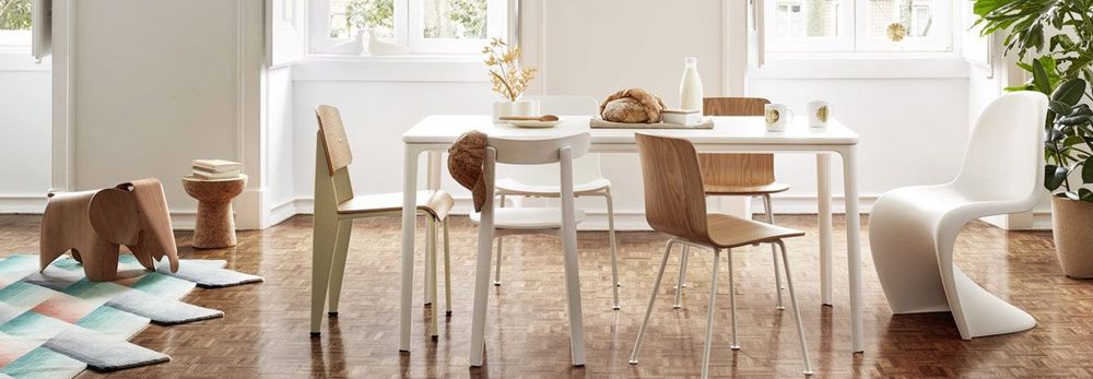 Sedie moderne in sala da pranzo, comodità e design