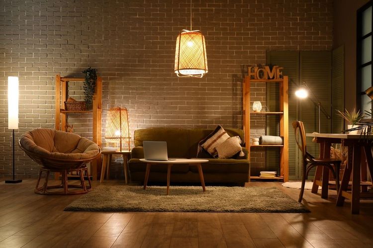 Idee e consigli di design su come scegliere le lampade del salotto