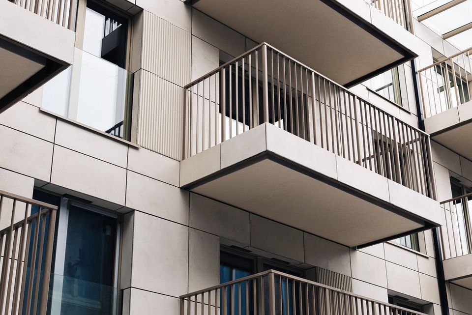Consigli per un balcone piccolo: come arredarlo con idee salvaspazio e piante