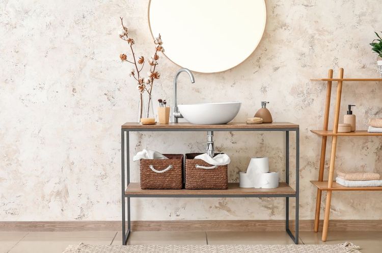 Ecco come pitturare le piastrelle del bagno per decorazioni uniche