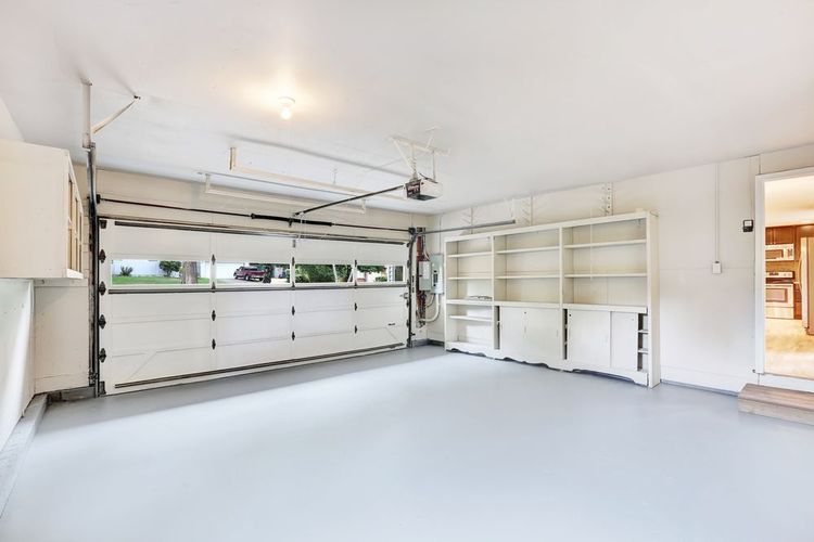 La guida da seguire per scegliere il pavimento del garage, dai materiali ai colori