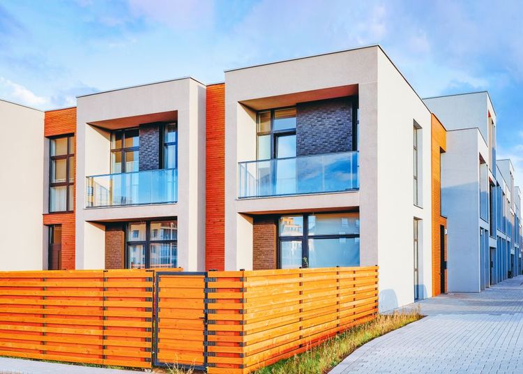 Il costo di una recinzione esterna? Guida ai prezzi e alle opzioni disponibili